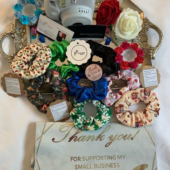 @klmsluxeylocks Handmade Hair Scrunchies $6 $8 $15 $30(support small businesses) - Picture 4 of 17